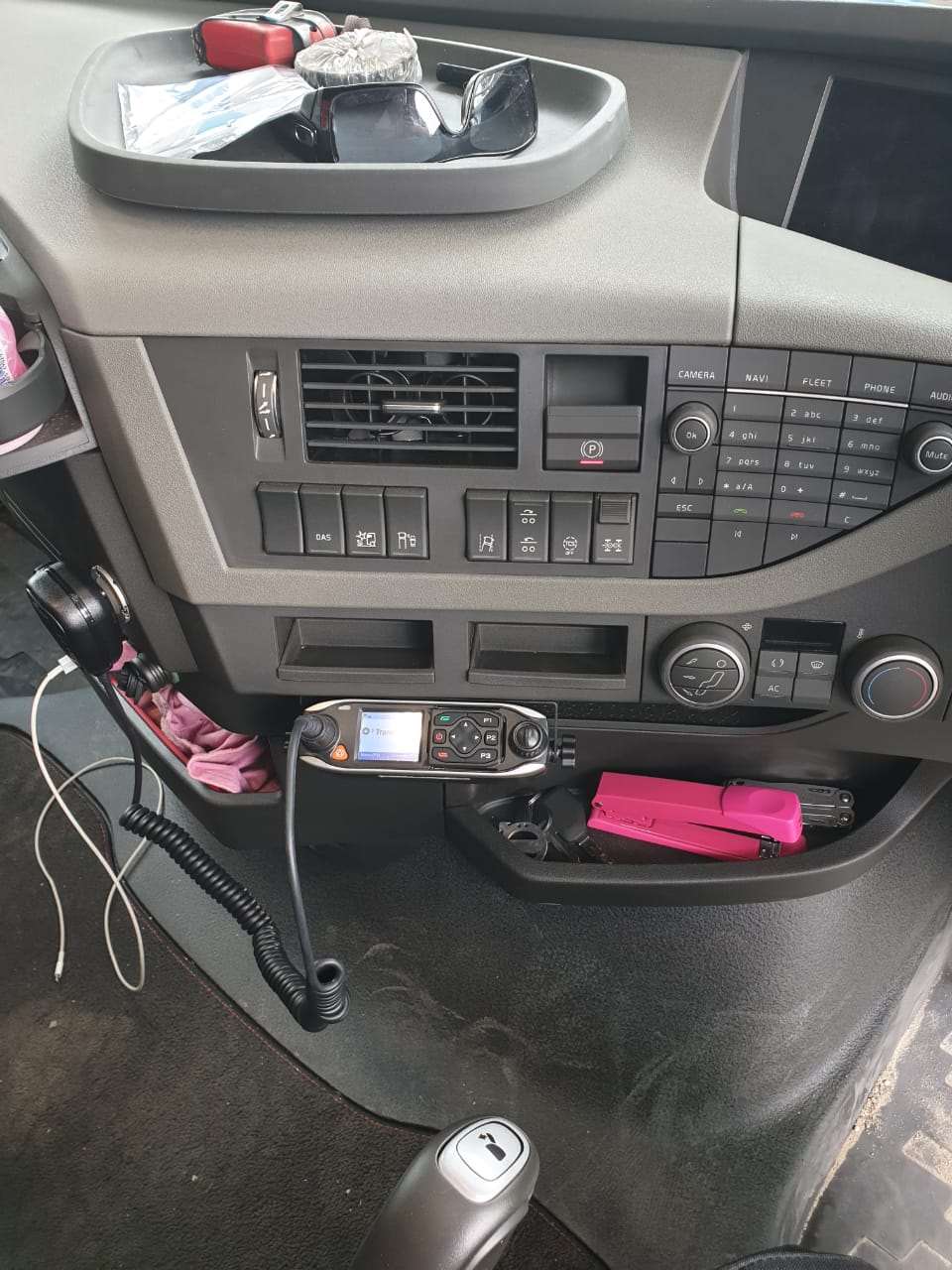 iTalk450 ptt-radio fitted into a Volvo truck